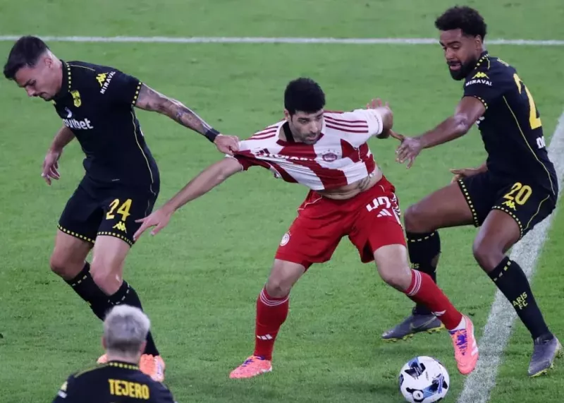 کارشناس داوری یونانی: پنالتی طارمی را دزدیدند!