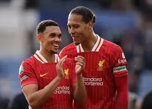 اعتراف کاپیتان لیورپول: با آرنولد حرف نمیزنم