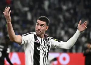 یووه از تساوی راضی نیست و هر ۴ بازی را می‌برد