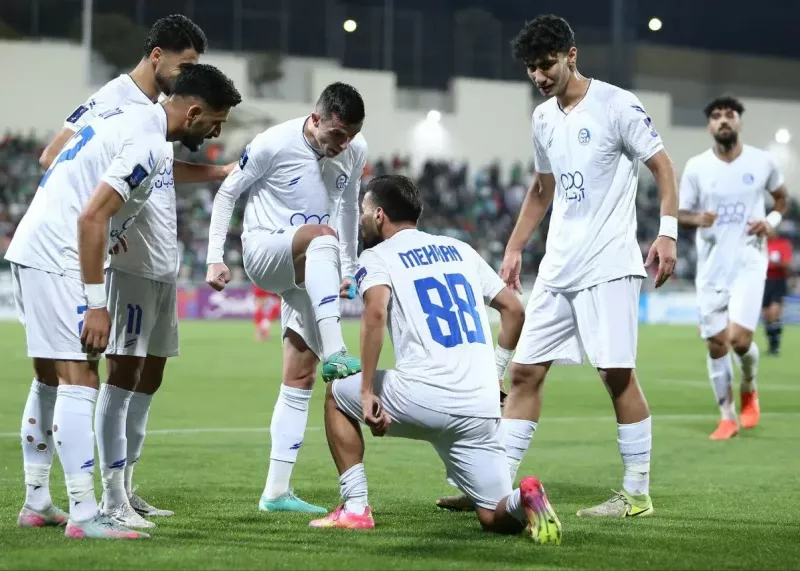 الوحدات 1 _ استقلال 1 در شرایطی که استقلال روی یک غافلگیری دروازه خود را باز شده دید، در ادامه توانست گل تساوی را وارد دروازه حریف کند تا نیمه نخست یک بر یک به پایان برسد. گزارش زنده: الوحدات 1 _ استقلال 1 به گزارش 