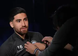 جهانبخش از سرمربی تیمش بزرگتر است! (عکس)