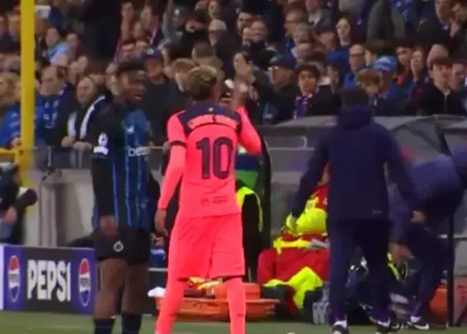 بوسه جنجالی یامال برای هواداران بروژ!