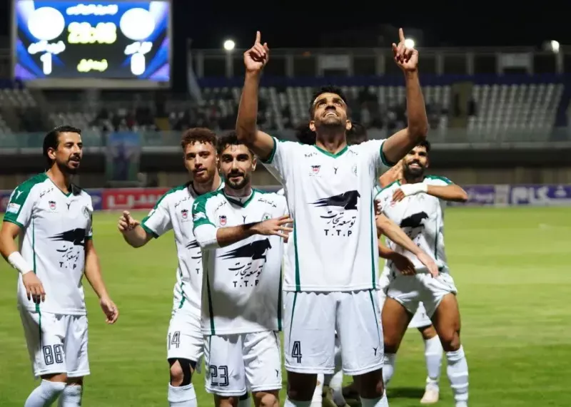 برد یک نیمه‌ای ذوبی‌ها مقابل گل‌گهر