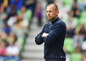 تبعات شکست سنگین برابر گالا: مربی آژاکس اخراج شد