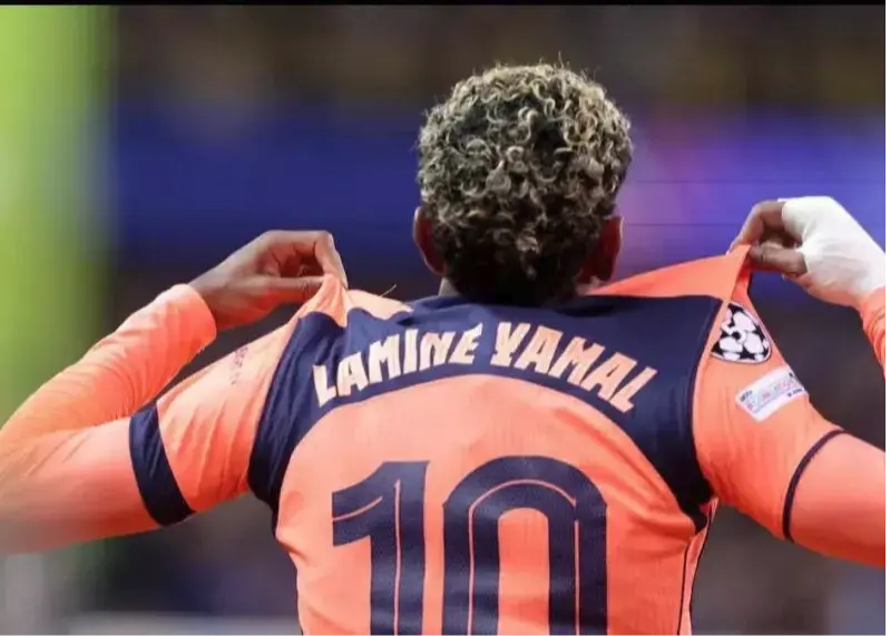 حمله به منتقدان یامال: حواشی را درک نمیکنم