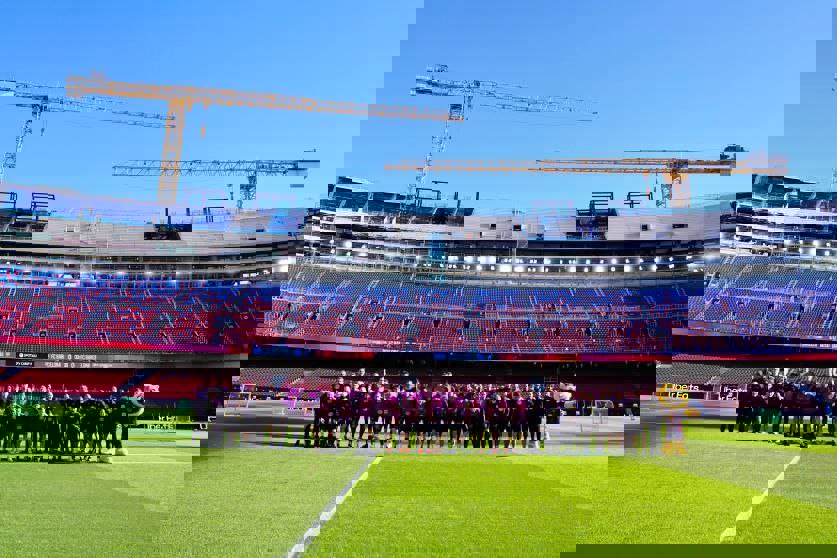 به مناسب بازگشایی نوکمپ/ جشن بزرگ مردم بارسلونا: دوباره پولدار می‌شویم!