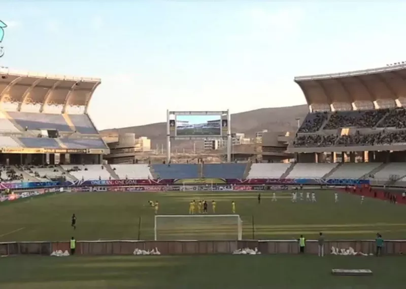 استقبال هواداران شیرازی کمتر از همیشه (عکس)