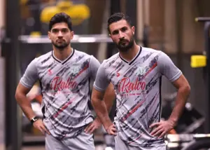 کاپیتان و 2 جوان دور از دسترس حسینی