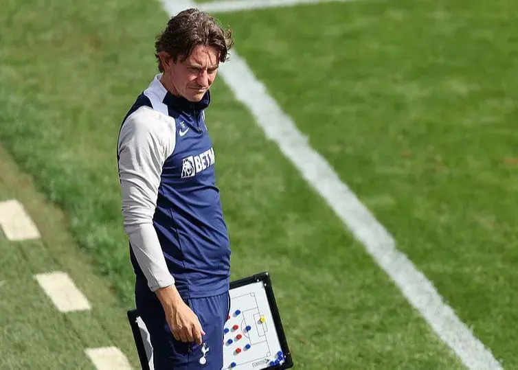 توماس فرانک: با جایگاه مدنظرم فاصله زیادی داریم