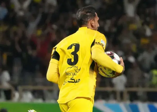 تعویضهای هیجان انگیز پیروز به کار فجر آمد