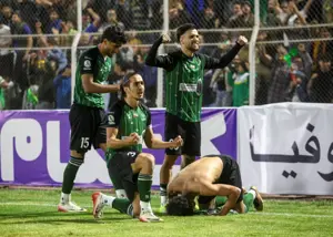 قاتل پرسپولیس و تراکتور با صورت زخمی