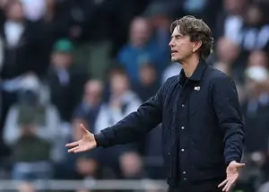 ستاره فرانسوی آبروی فرانک را خرید