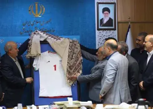 بدرقه تیمهای ملی دانش آموزی با حضور مهدی تاج