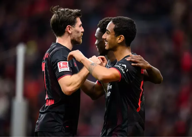 شش- صفر: لورکوزن حریف را تکه‌تکه کرد!