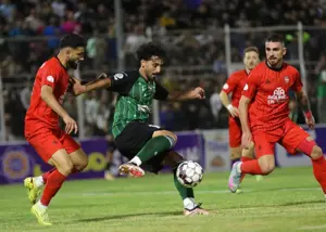 عیسی مرادی و لحظه دزدی از تراکتور!