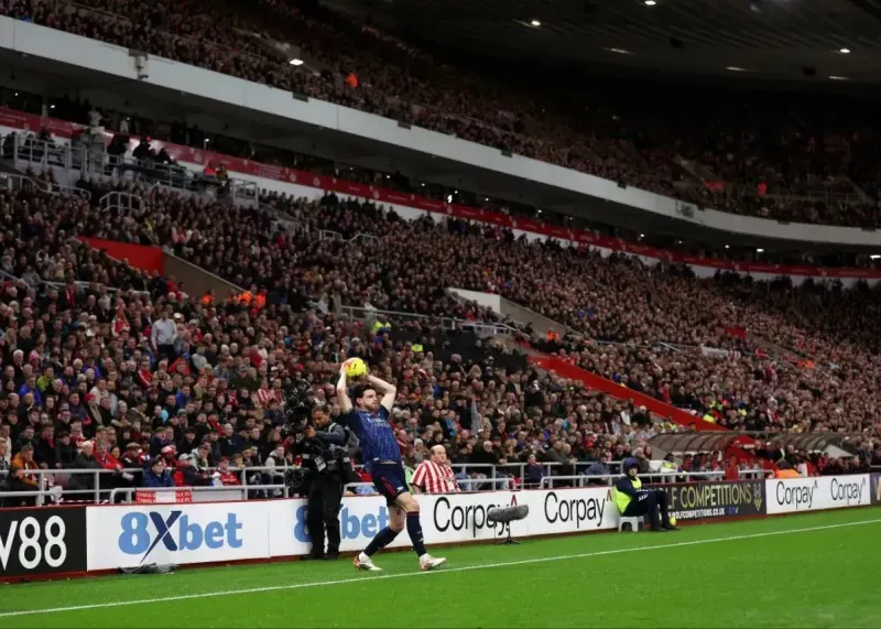 ترفند جالب ساندرلند علیه آرسنال: زمین کوچک شد!