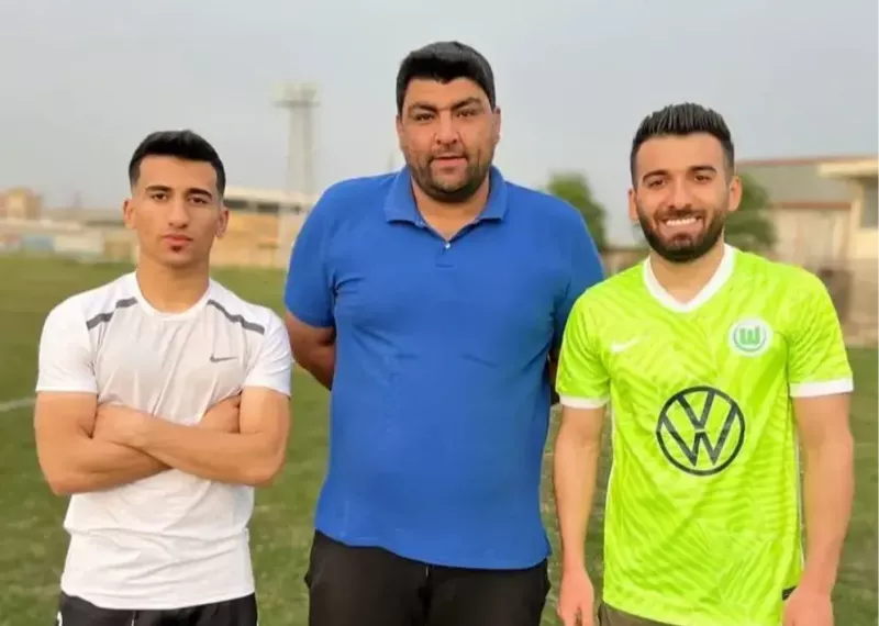 مربی گمنامی که دو بازیکن در تیم ملی دارد (عکس)