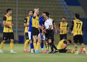 اشتباه عجیب داوری: دو کارت زرد، بدون اخراج!