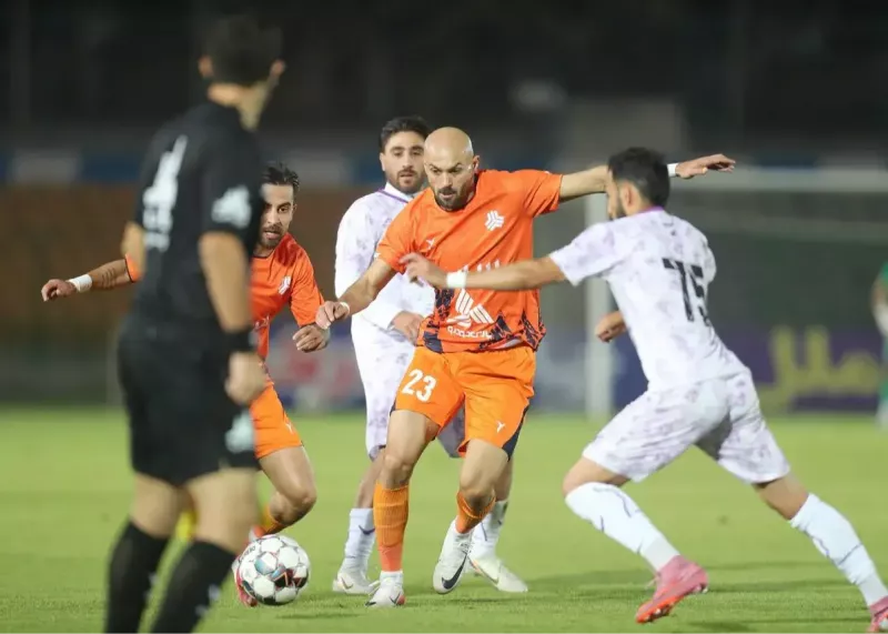 لیگ یک: دربی سرد در قلعه حسن خان