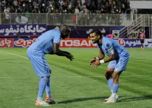 بهترین چمن ایران در قلب کویر