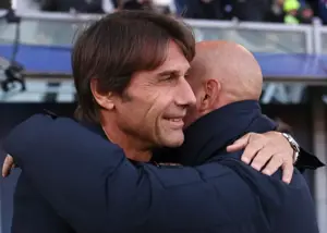 بولونیا 2-0 ناپولی: صدر را دودستی به میلان دادند