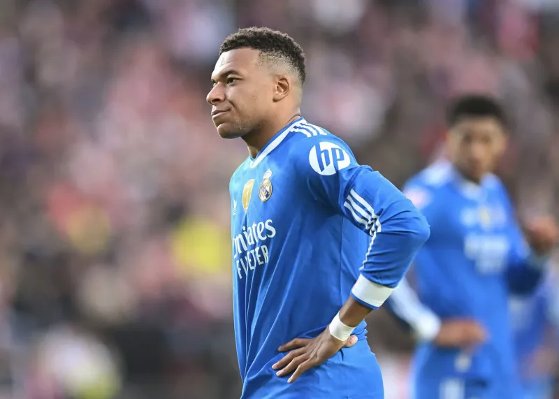 برابری با اسطوره: امباپه، پوشکاش شد!