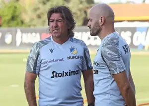 مربی جدید استقلال روی نیمکت نمی‌نشیند