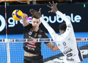 رفیق پوریا حسین‌خانزاده سرحال‌ترین بازیکن جهان 