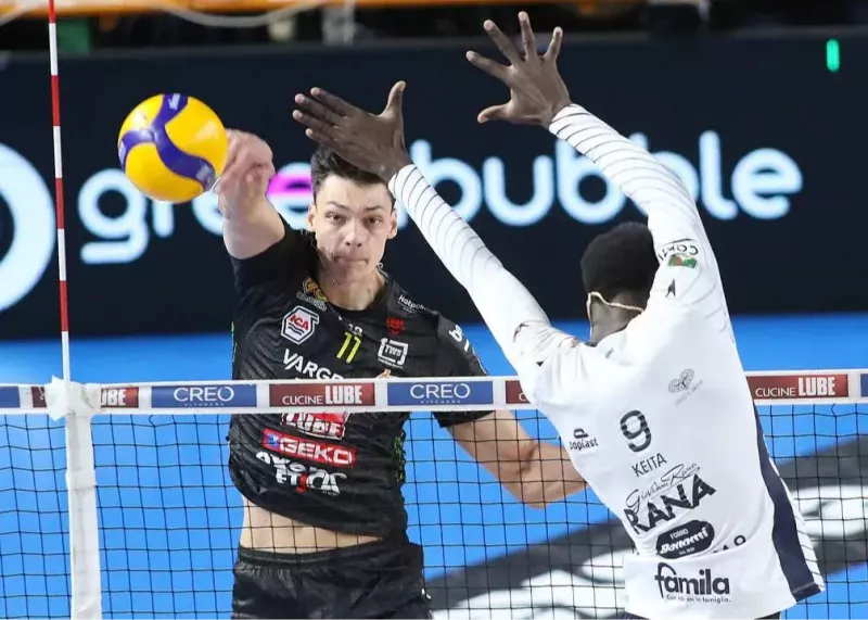 رفیق پوریا حسین‌خانزاده سرحال‌ترین بازیکن جهان 