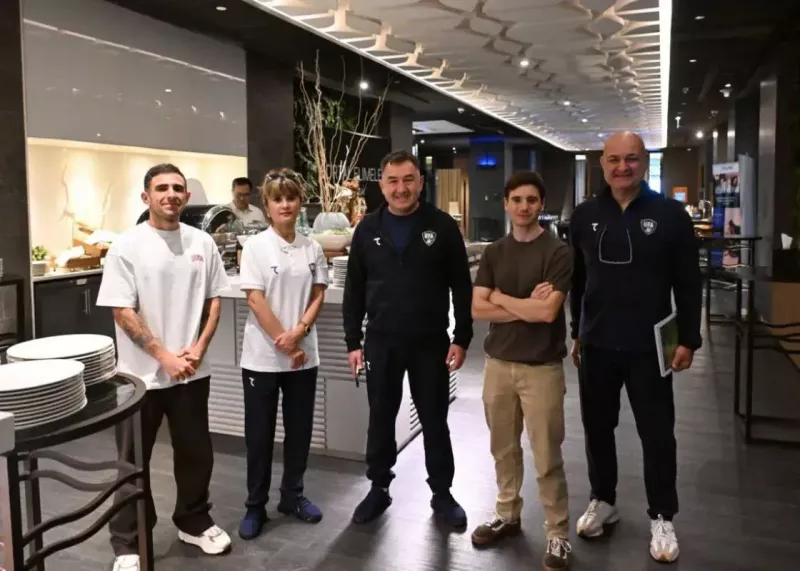 کاناوارو برای ازبک‌ها سرآشپز اسپانیایی استخدام کرد