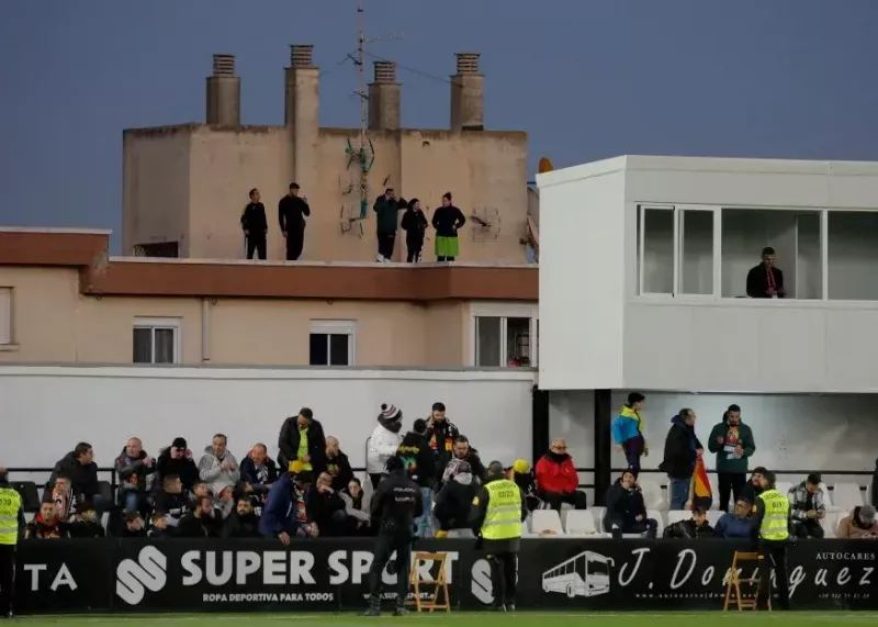 تلخ‌ترین اتفاق فوتبالی: مرگ رئیس پلیس روی سکوها!