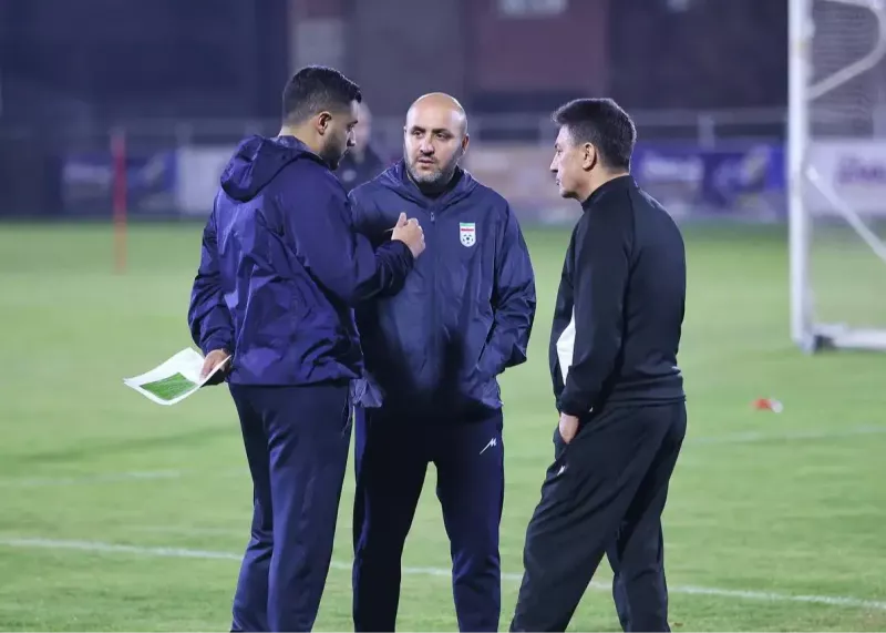 لبخند سرمربی تیم ملی به بلاتکلیفی چندین ساعته(عکس)