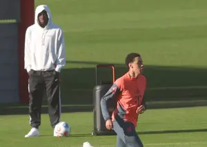 رقص دیویس در جلسه ریکاوری موسیالا!