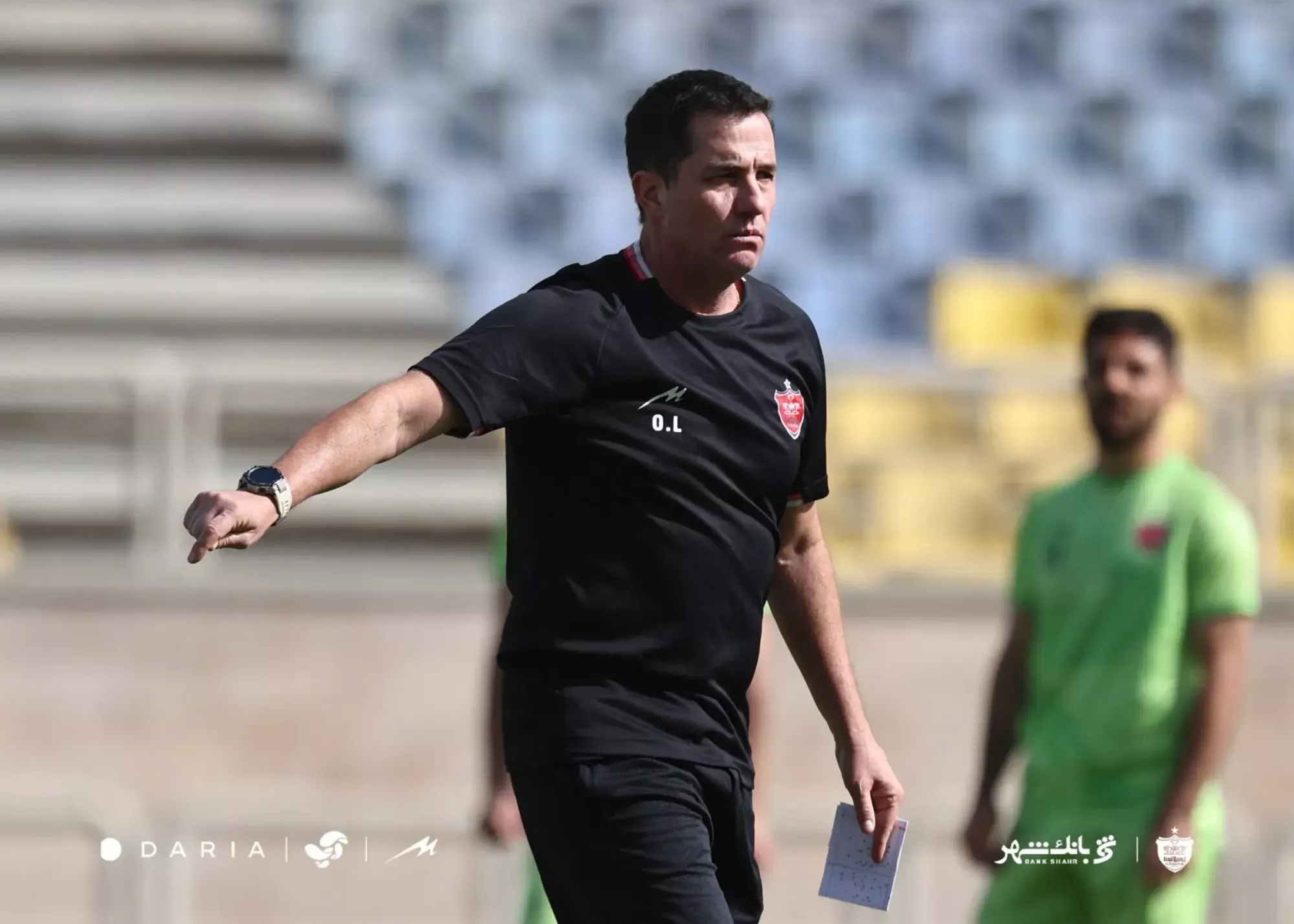 اوسمار در مرکز فرماندهی پرسپولیس (عکس)