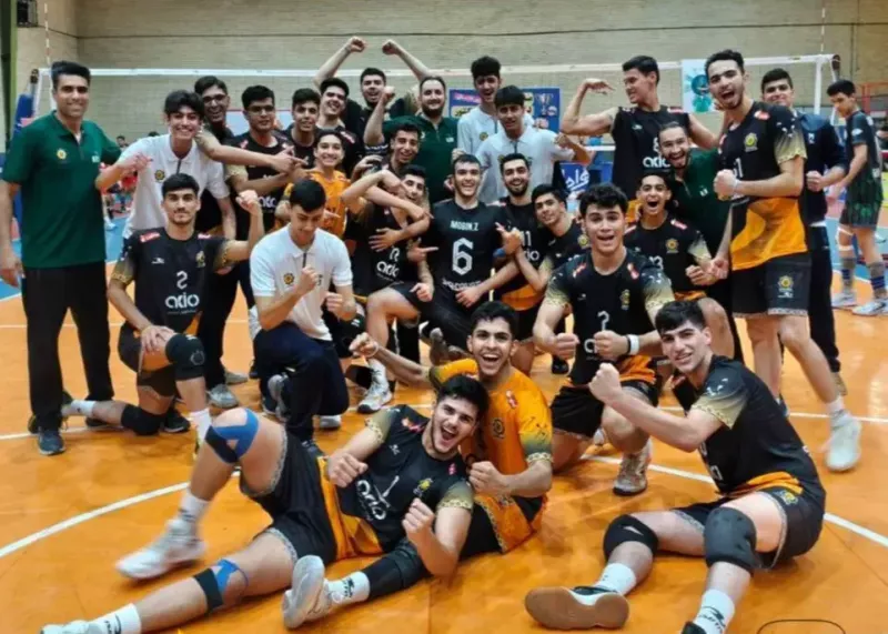 ششمین برد متوالی: مدعی اول قهرمانی اینجاست