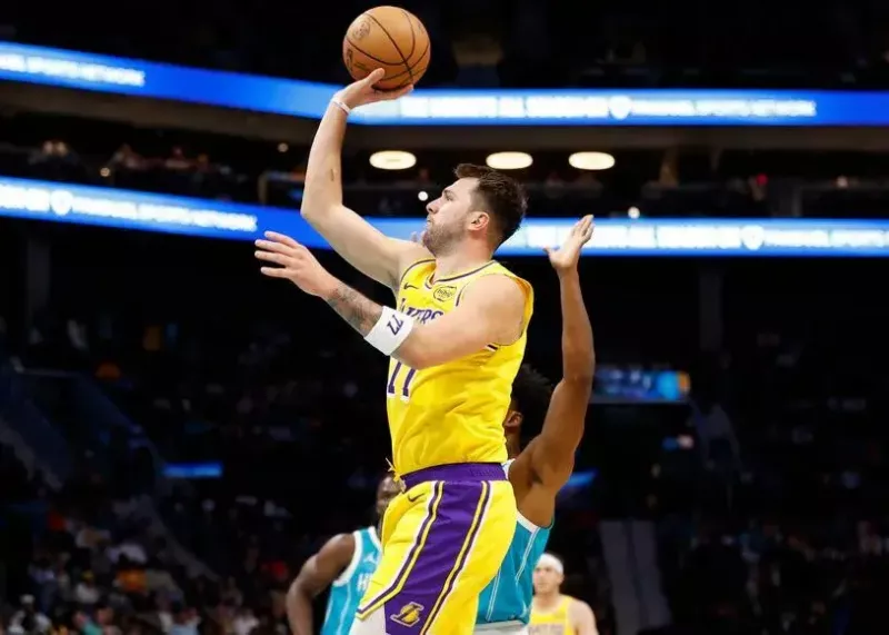 پرتاب خیره‌کننده لوکا دانچیچ سوخت! (عکس)