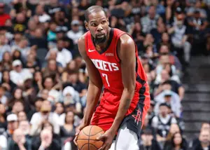 رابطه پی‌اس‌جی و ستاره NBA عاشقانه‌تر شد! (عکس)