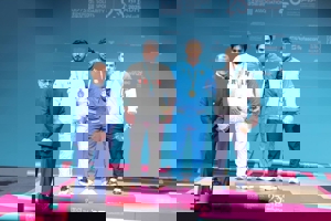 وزنه بردار ایران: اوت در یکضرب، نقره در دوضرب