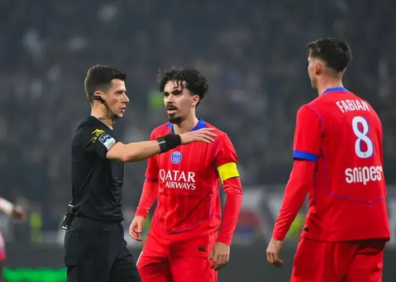 تایید شد: پیروزی پی‌اس‌جی به لطف داور