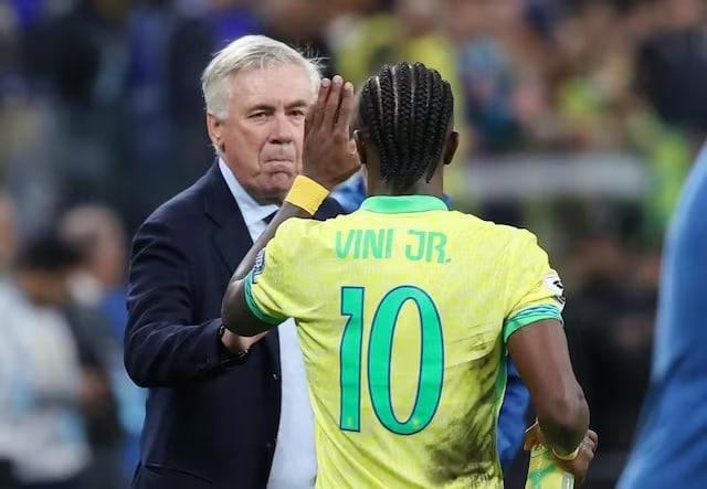 آنچلوتی: وینیسیوس باید به مربیان احترام بگذارد