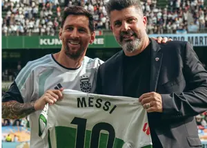 بازگشت مسی به لالیگا با پیراهنی عجیب (عکس)