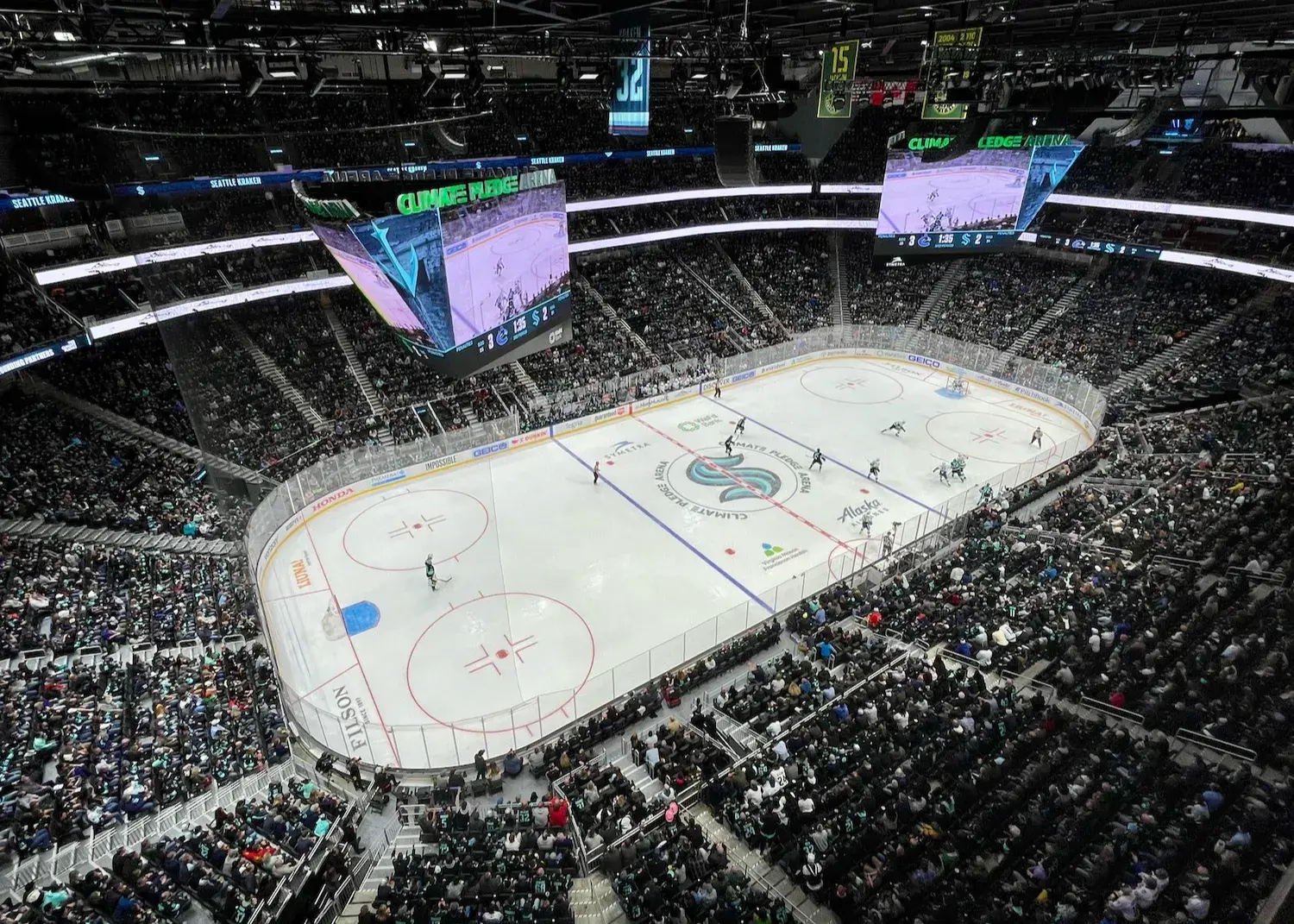 والیبال المپیک لس‌آنجلس در سالن هاکی روی یخ!