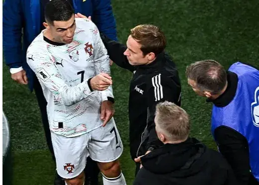 جزئیات دعوای رونالدو: تو باعث اخراج من شدی!