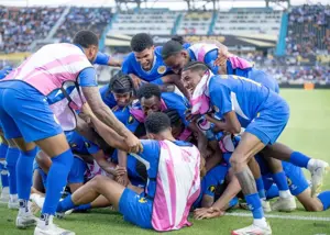 رویای صعود به جام جهانی بدون حتی یک بازیکن بومی!