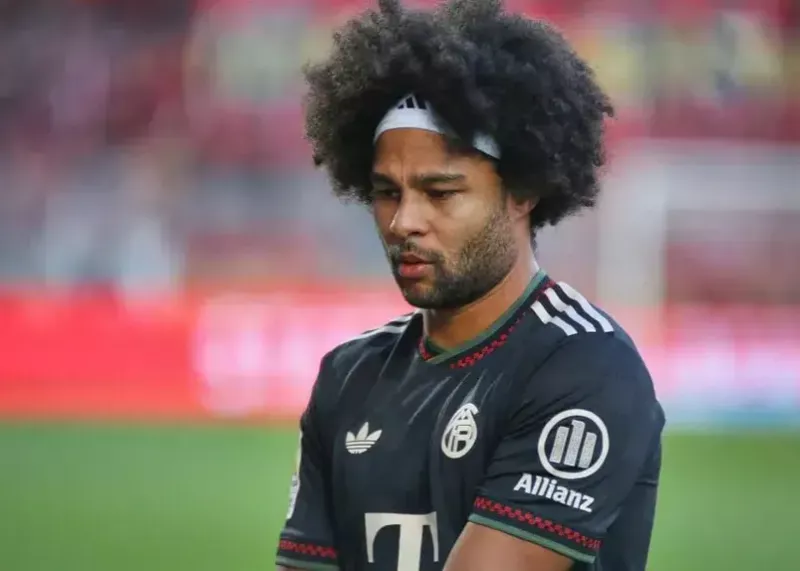 دو کوسه به ستاره بایرن چشم دوختهاند!