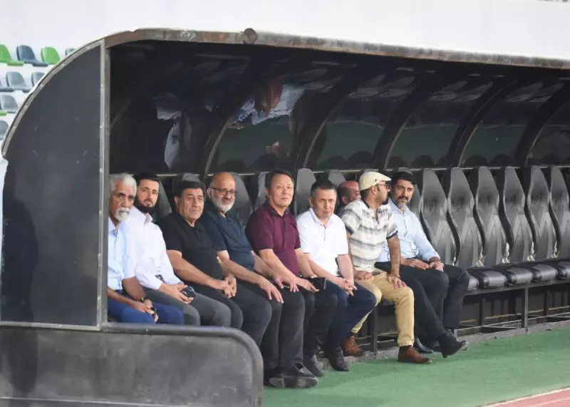 نوجوانان ایران مهمان سیاسی خارجی داشتند!