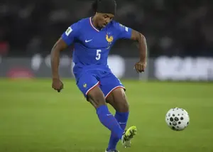 انتقادها بالا گرفت: مدافع بارسا محو شد