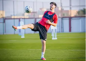 مورایس یکی از 2 جوان ایرانی را بازی داد