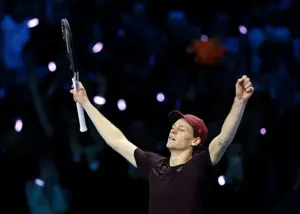 غلبه بر آلکاراس: سینر، قهرمان آخرین رقابت سال