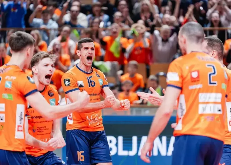 فعلا خطر از بیخ گوش سرمربی سابق ایران گذشت